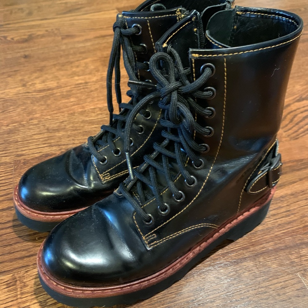 Coach boots